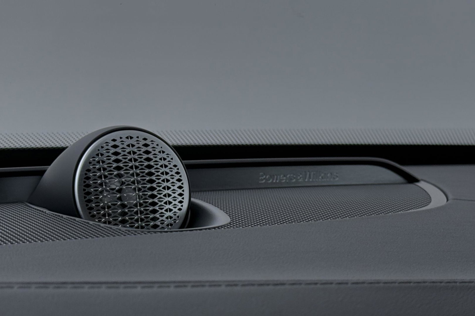 Volvo XC90 T8 Ultra Bright | Bowers&Wilkins | Luchtvering | Trekhaak | Panoramadak | 360° Camera | Massage | Stoelventilatie | 22 Inch
