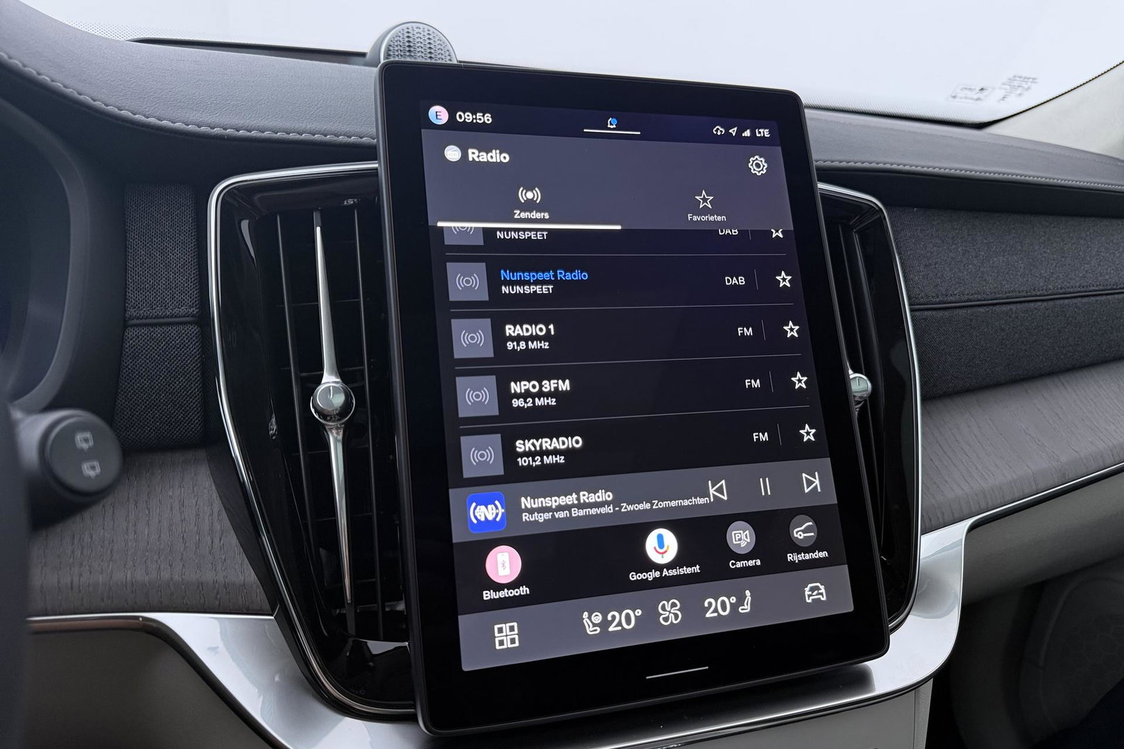 Volvo XC90 T8 Ultra Bright | Bowers&Wilkins | Luchtvering | Trekhaak | Panoramadak | 360° Camera | Massage | Stoelventilatie | 22 Inch