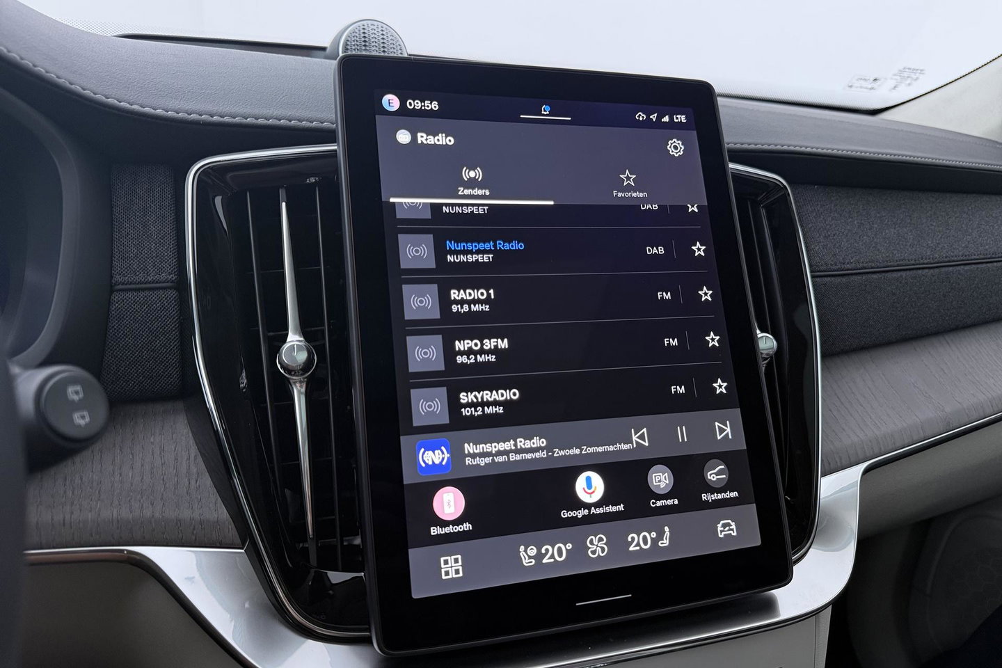 Volvo XC90 T8 Ultra Bright | Bowers&Wilkins | Luchtvering | Trekhaak | Panoramadak | 360° Camera | Massage | Stoelventilatie | 22 Inch