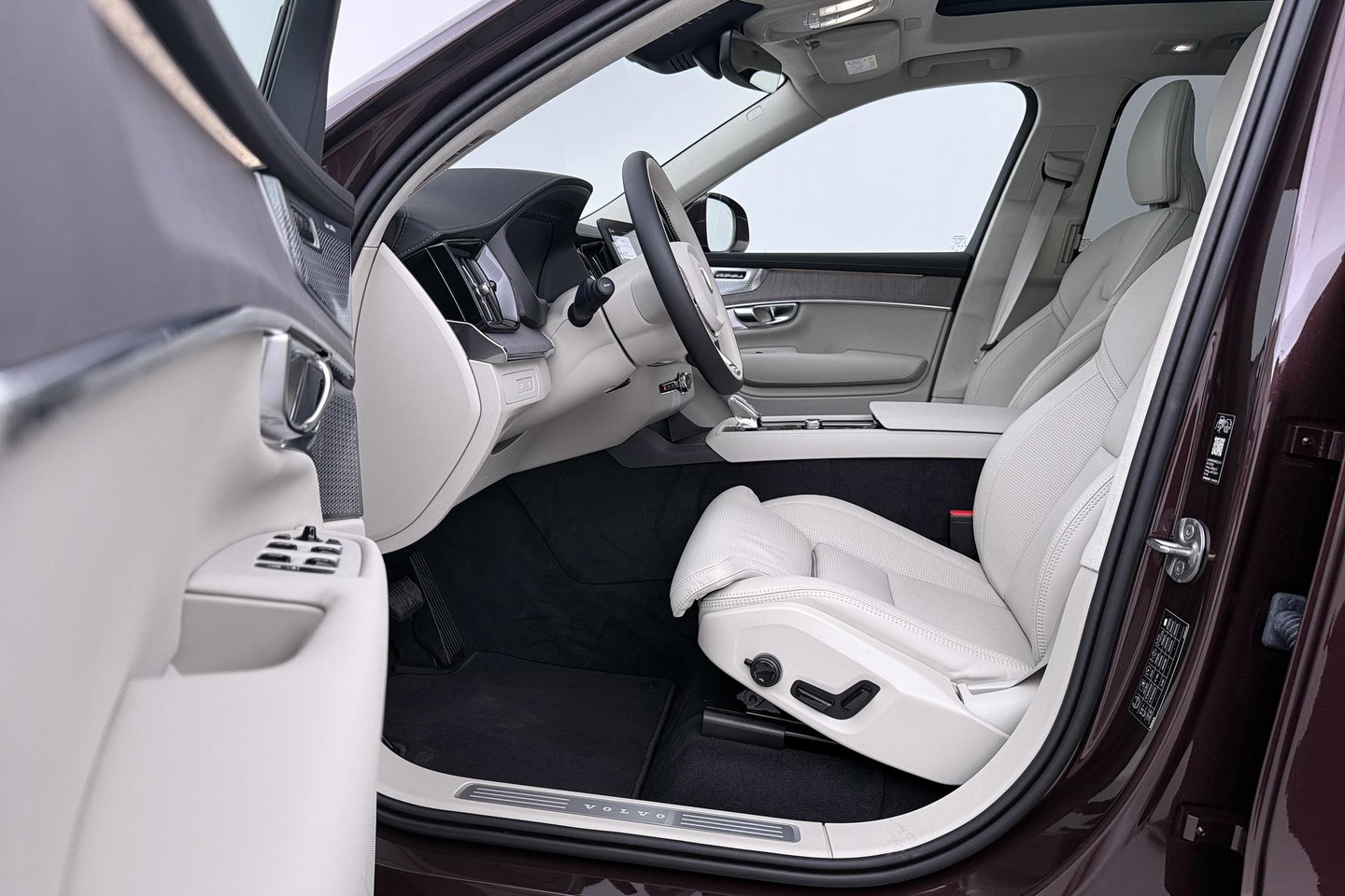 Volvo XC90 T8 Ultra Bright | Bowers&Wilkins | Luchtvering | Trekhaak | Panoramadak | 360° Camera | Massage | Stoelventilatie | 22 Inch