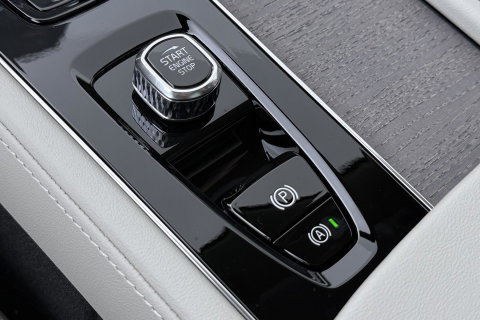 Volvo XC90 T8 Ultra Bright | Bowers&Wilkins | Luchtvering | Trekhaak | Panoramadak | 360° Camera | Massage | Stoelventilatie | 22 Inch