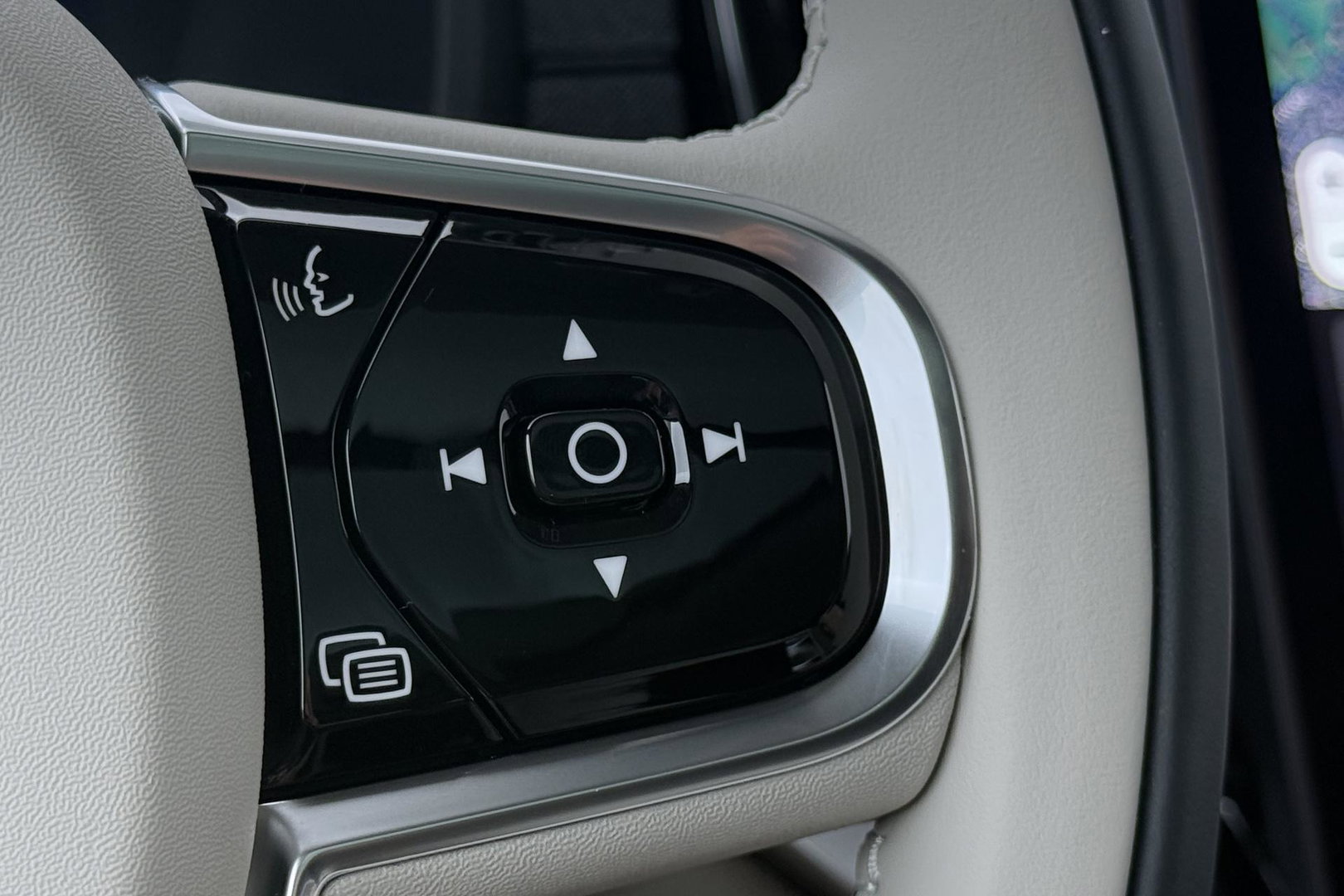 Volvo XC90 T8 Ultra Bright | Bowers&Wilkins | Luchtvering | Trekhaak | Panoramadak | 360° Camera | Massage | Stoelventilatie | 22 Inch