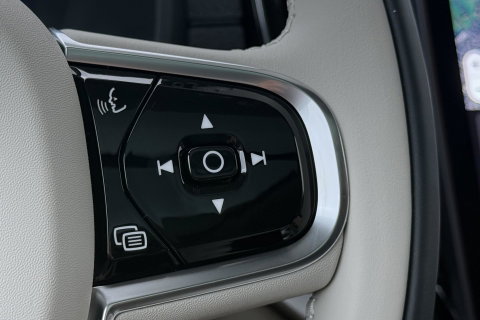Volvo XC90 T8 Ultra Bright | Bowers&Wilkins | Luchtvering | Trekhaak | Panoramadak | 360° Camera | Massage | Stoelventilatie | 22 Inch