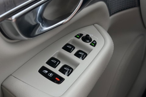 Volvo XC90 T8 Ultra Bright | Bowers&Wilkins | Luchtvering | Trekhaak | Panoramadak | 360° Camera | Massage | Stoelventilatie | 22 Inch