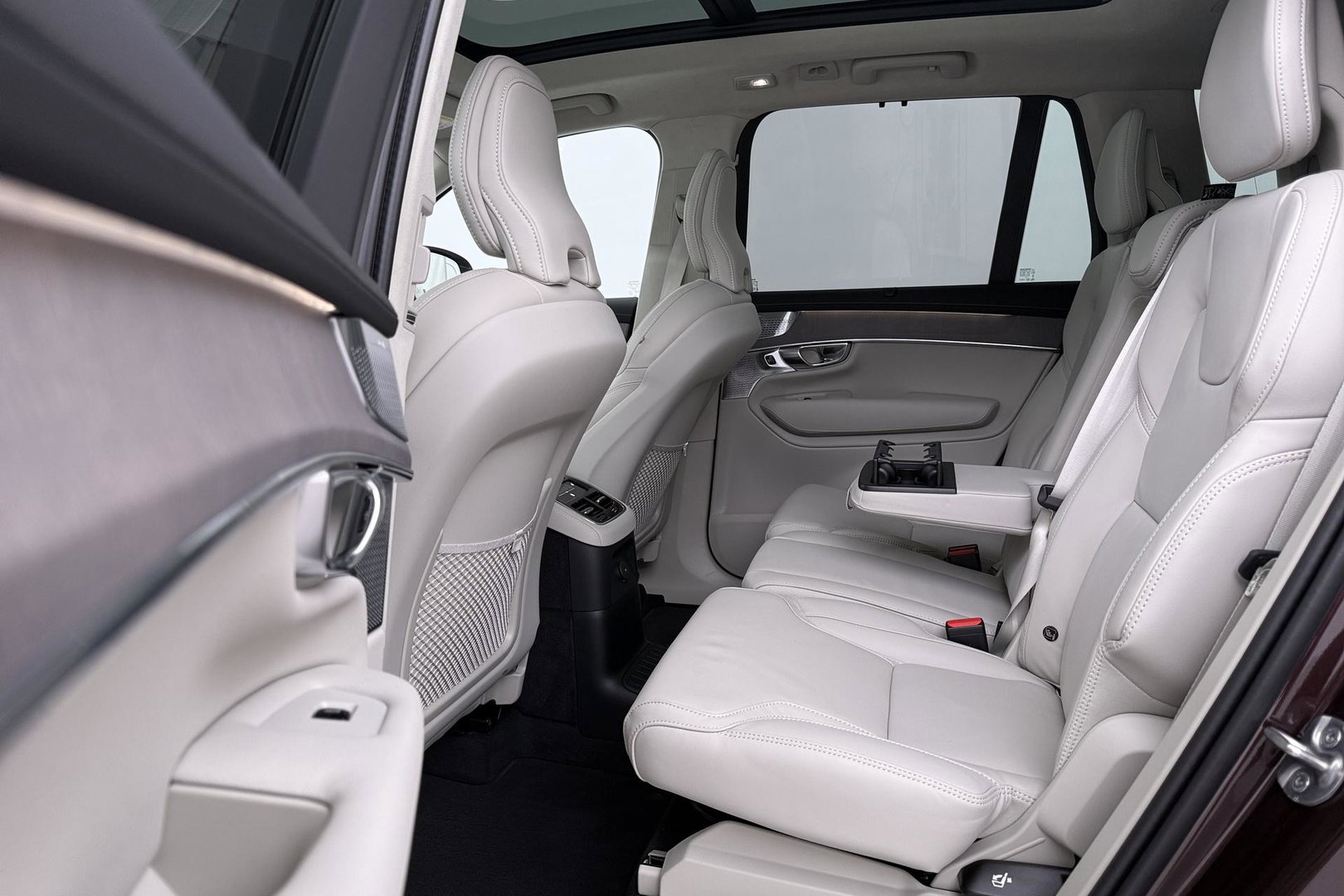 Volvo XC90 T8 Ultra Bright | Bowers&Wilkins | Luchtvering | Trekhaak | Panoramadak | 360° Camera | Massage | Stoelventilatie | 22 Inch