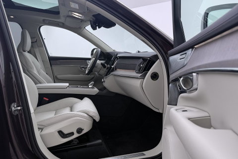 Volvo XC90 T8 Ultra Bright | Bowers&Wilkins | Luchtvering | Trekhaak | Panoramadak | 360° Camera | Massage | Stoelventilatie | 22 Inch