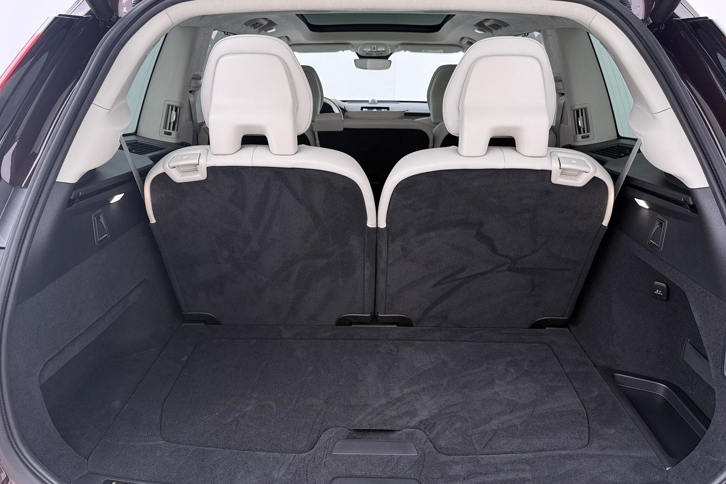 Volvo XC90 T8 Ultra Bright | Bowers&Wilkins | Luchtvering | Trekhaak | Panoramadak | 360° Camera | Massage | Stoelventilatie | 22 Inch