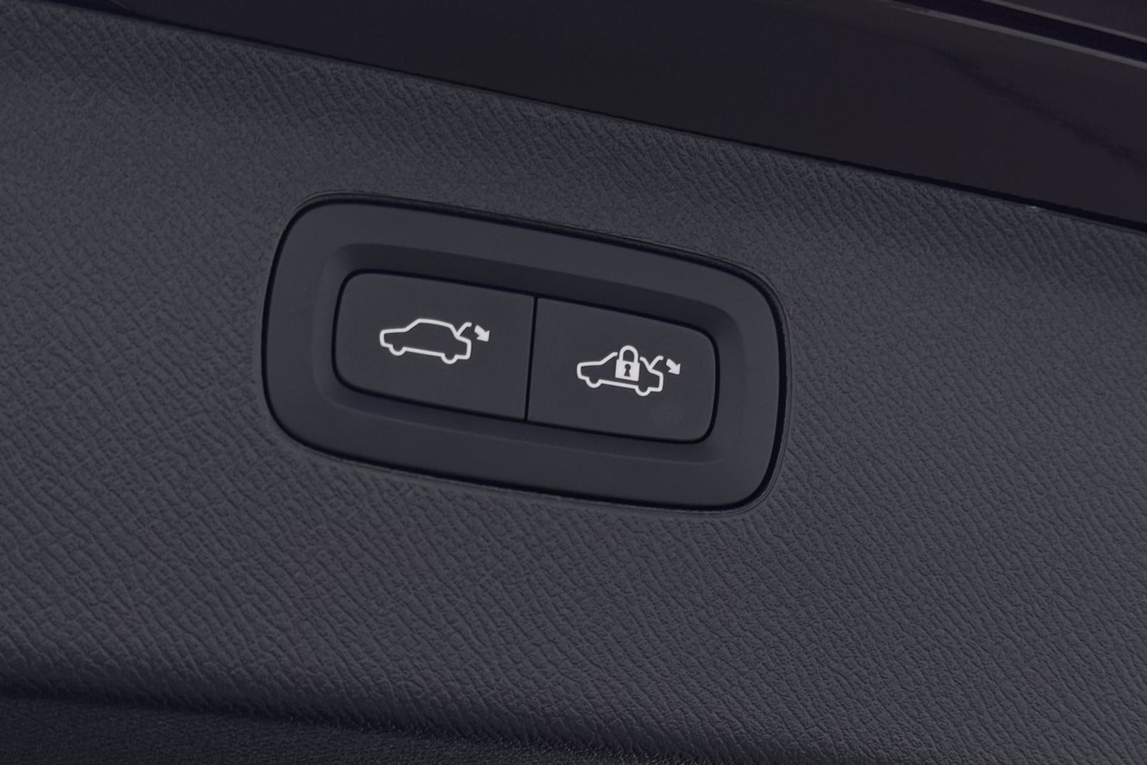 Volvo XC90 T8 Ultra Bright | Bowers&Wilkins | Luchtvering | Trekhaak | Panoramadak | 360° Camera | Massage | Stoelventilatie | 22 Inch