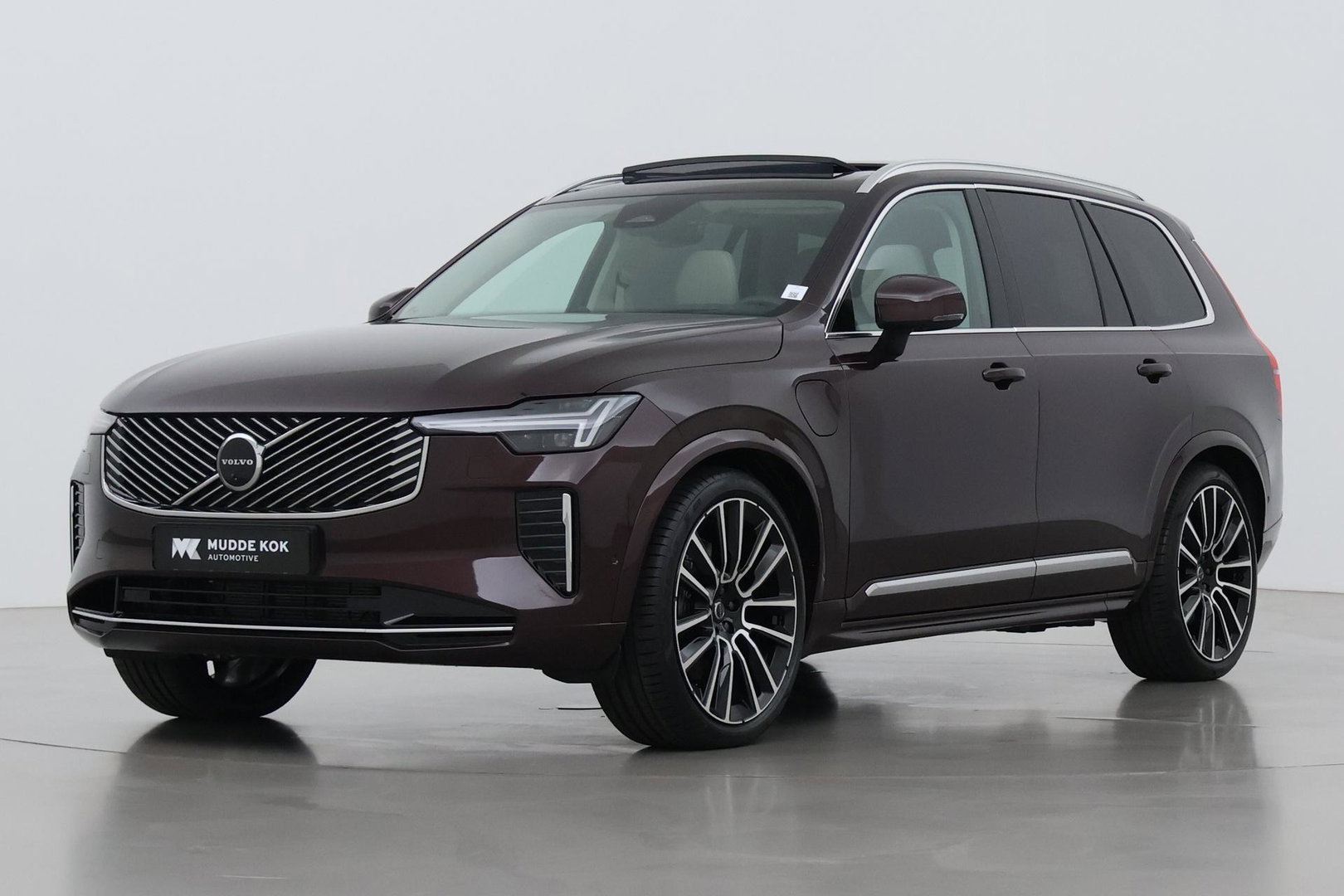 Volvo XC90 T8 Ultra Bright | Bowers&Wilkins | Luchtvering | Trekhaak | Panoramadak | 360° Camera | Massage | Stoelventilatie | 22 Inch