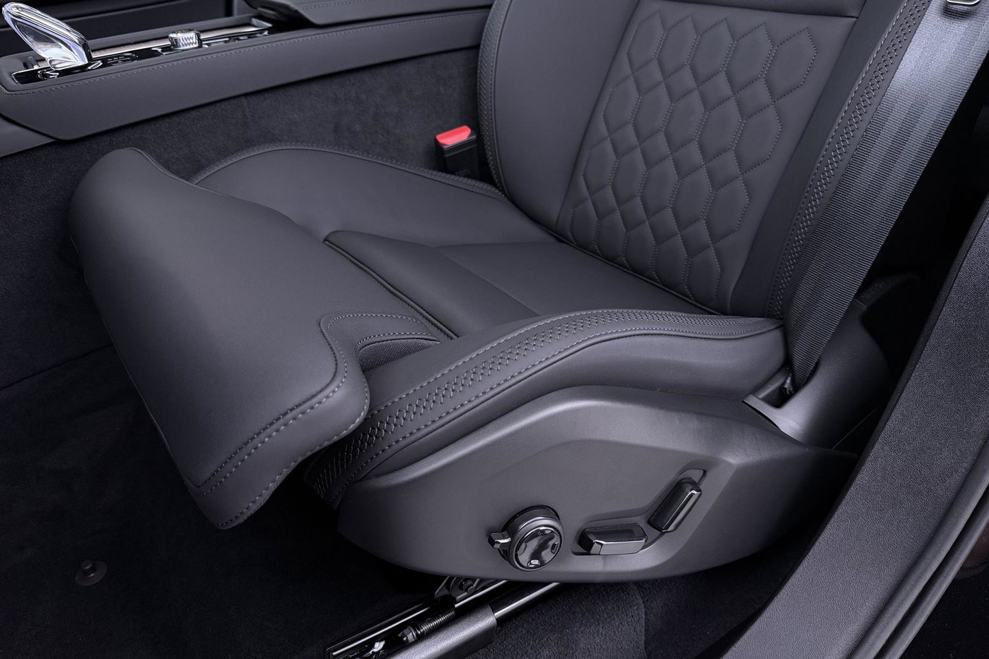 Volvo XC90 T8 Ultra Dark | MY27 | Harman/Kardon | Trekhaak | Panoramadak | 360° Camera | Head-Up | Pilot Assist | 21 Inch