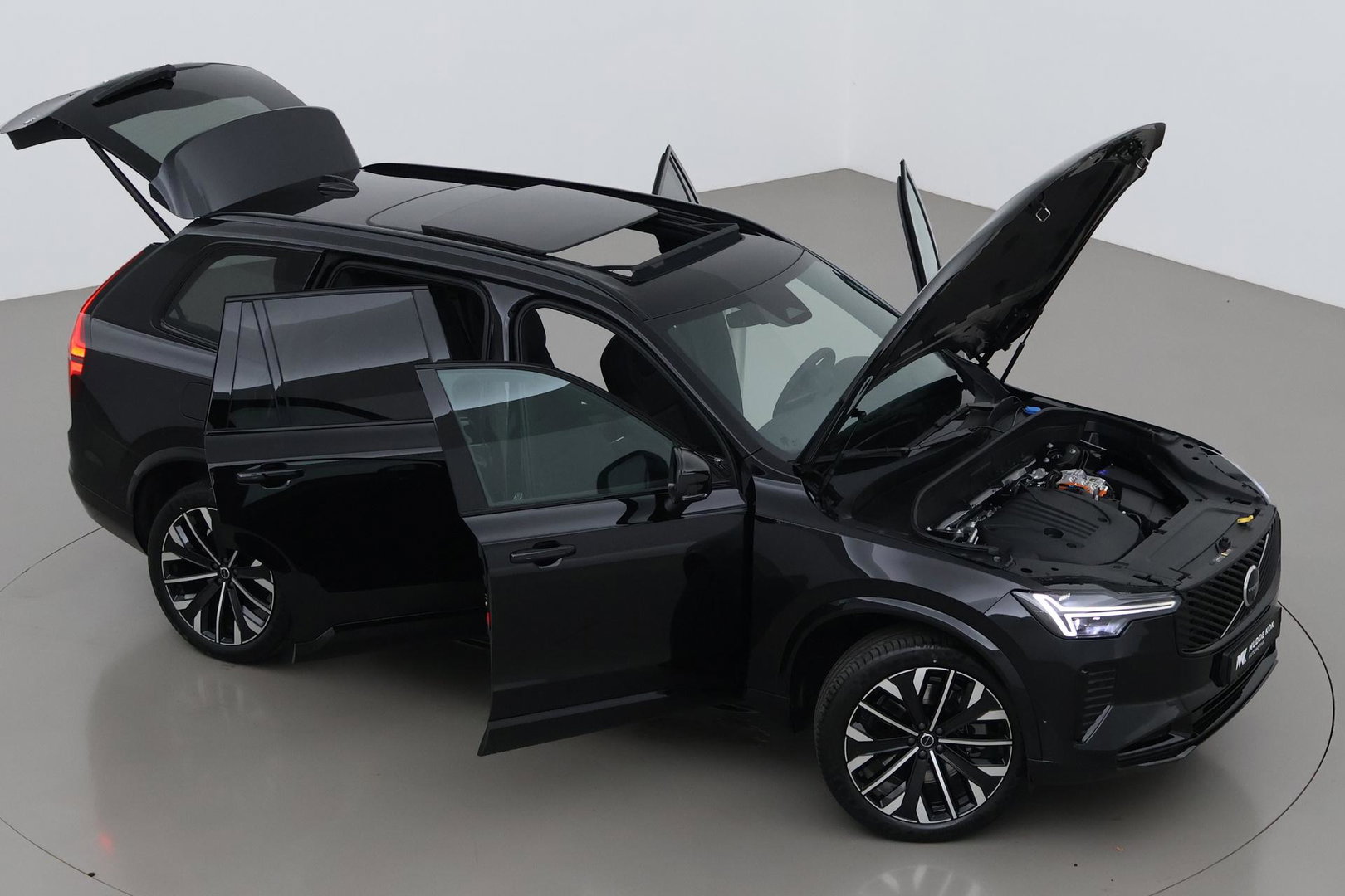 Volvo XC90 T8 Ultra Dark | MY27 | Harman/Kardon | Trekhaak | Panoramadak | 360° Camera | Head-Up | Pilot Assist | 21 Inch