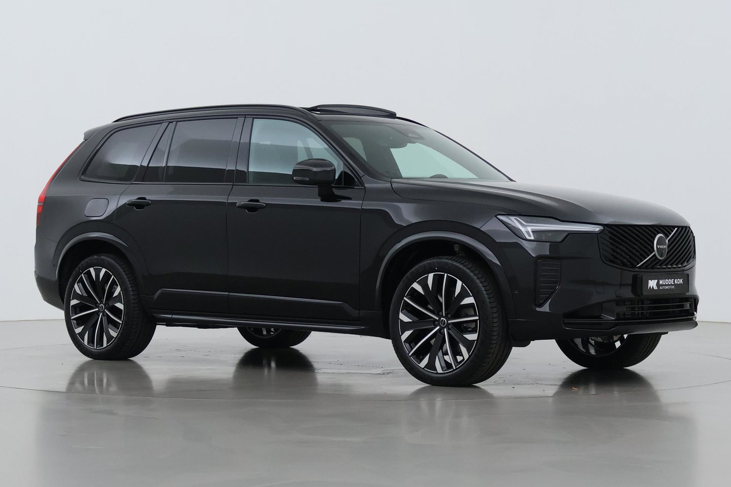 Volvo XC90 T8 Ultra Dark | MY27 | Harman/Kardon | Trekhaak | Panoramadak | 360° Camera | Head-Up | Pilot Assist | 21 Inch