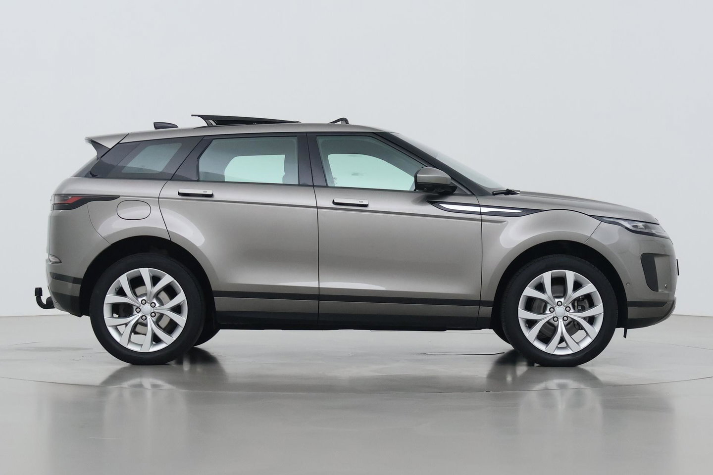 Land Rover Range Rover Evoque 1.5 P300e AWD HSE | Trekhaak | Meridian Surround | Panoramadak | Head-up | BLIS