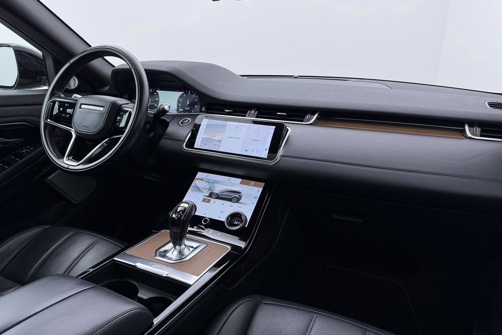Land Rover Range Rover Evoque 1.5 P300e AWD HSE | Trekhaak | Meridian Surround | Panoramadak | Head-up | BLIS