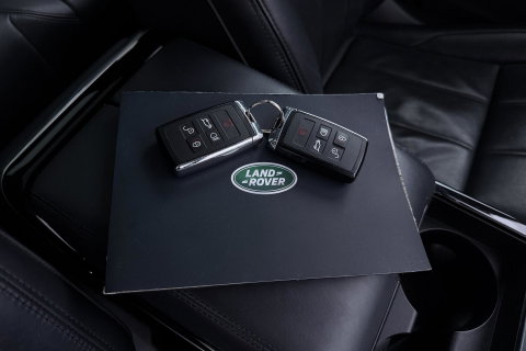 Land Rover Range Rover Evoque 1.5 P300e AWD HSE | Trekhaak | Meridian Surround | Panoramadak | Head-up | BLIS