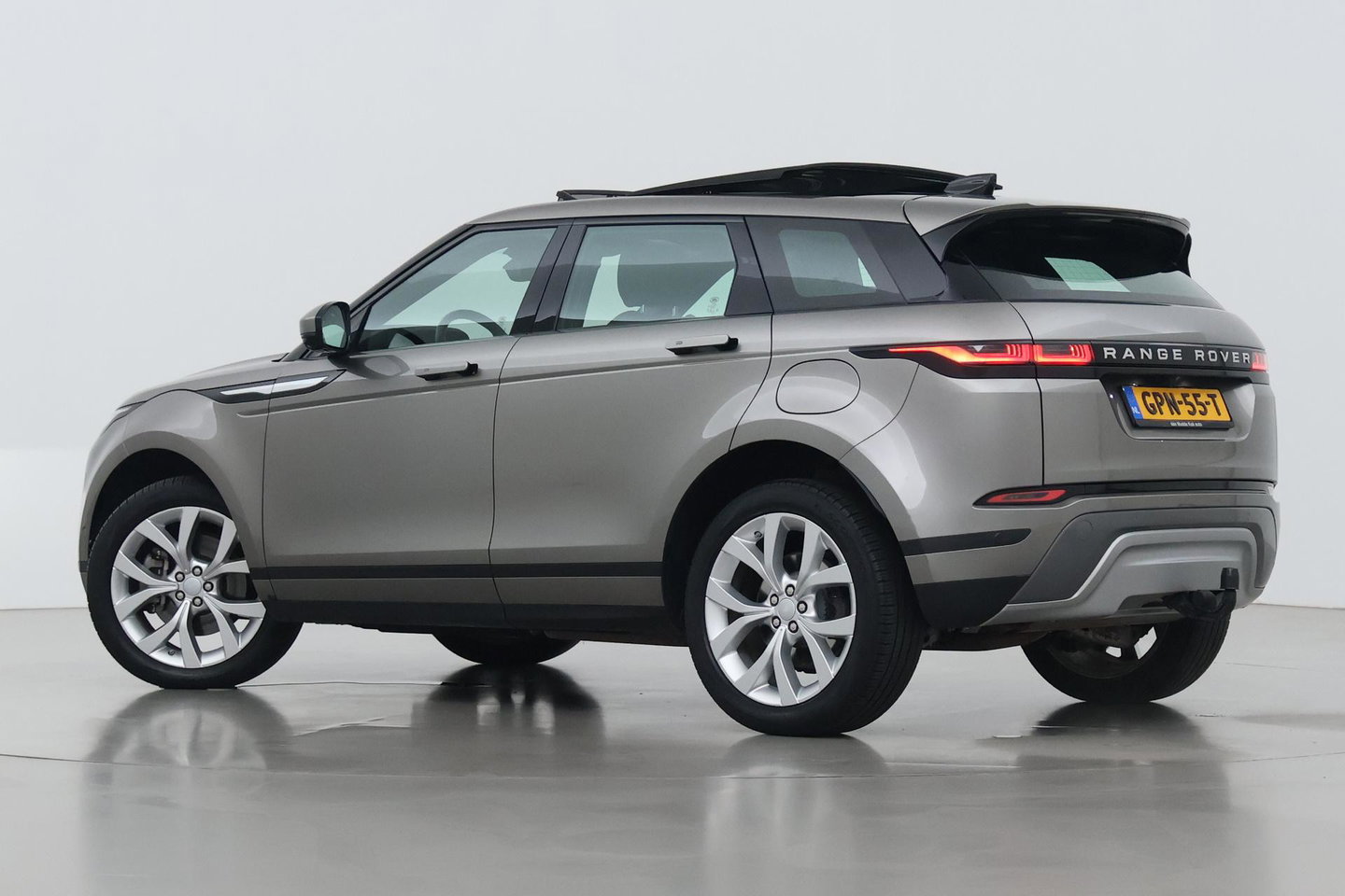 Land Rover Range Rover Evoque 1.5 P300e AWD HSE | Trekhaak | Meridian Surround | Panoramadak | Head-up | BLIS