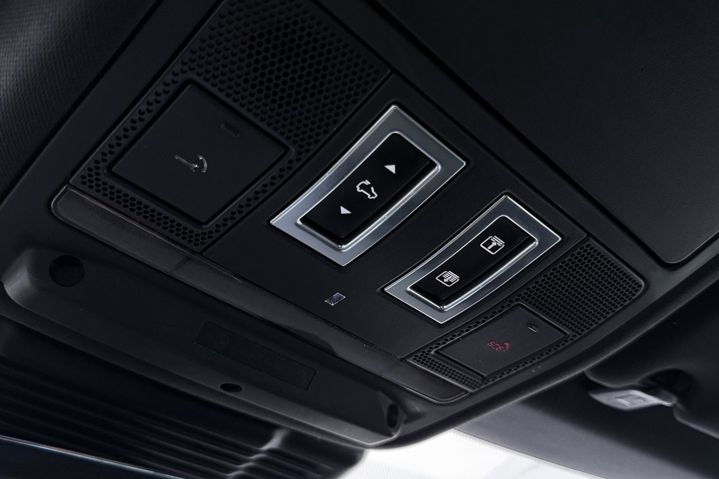 Land Rover Range Rover Evoque 1.5 P300e AWD HSE | Trekhaak | Meridian Surround | Panoramadak | Head-up | BLIS