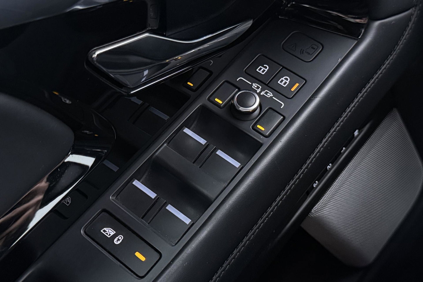 Land Rover Range Rover Evoque 1.5 P300e AWD HSE | Trekhaak | Meridian Surround | Panoramadak | Head-up | BLIS