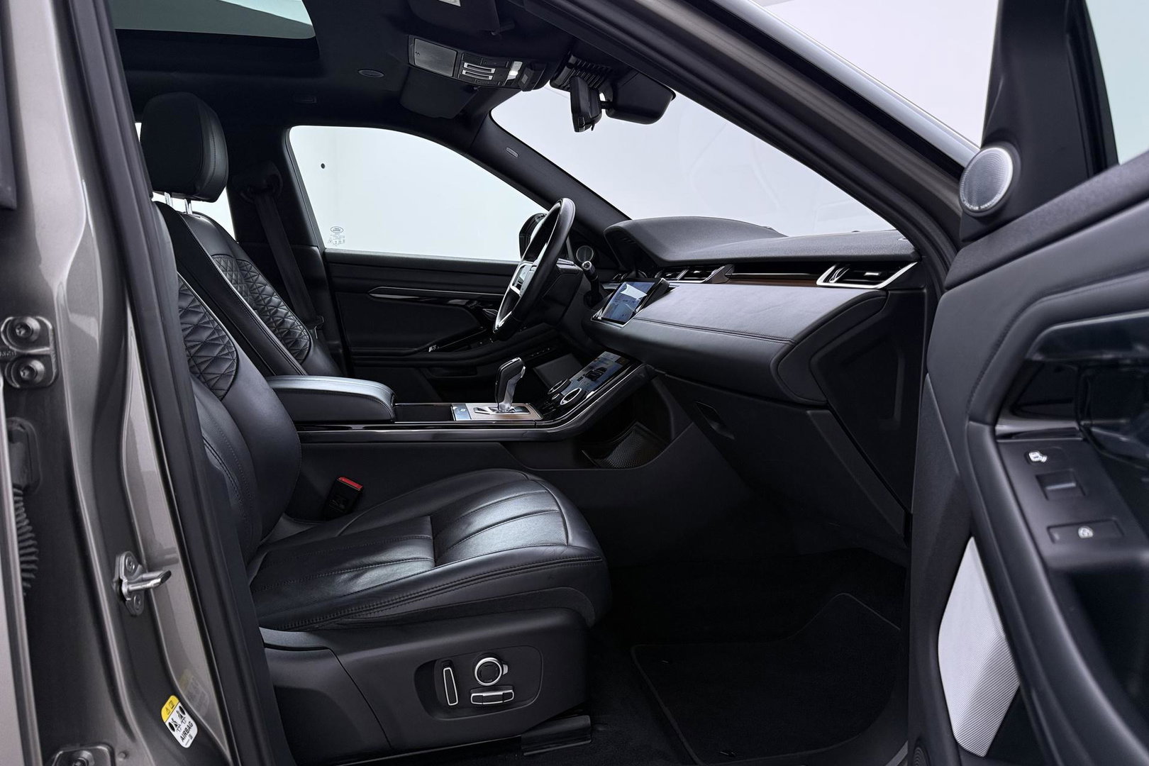 Land Rover Range Rover Evoque 1.5 P300e AWD HSE | Trekhaak | Meridian Surround | Panoramadak | Head-up | BLIS