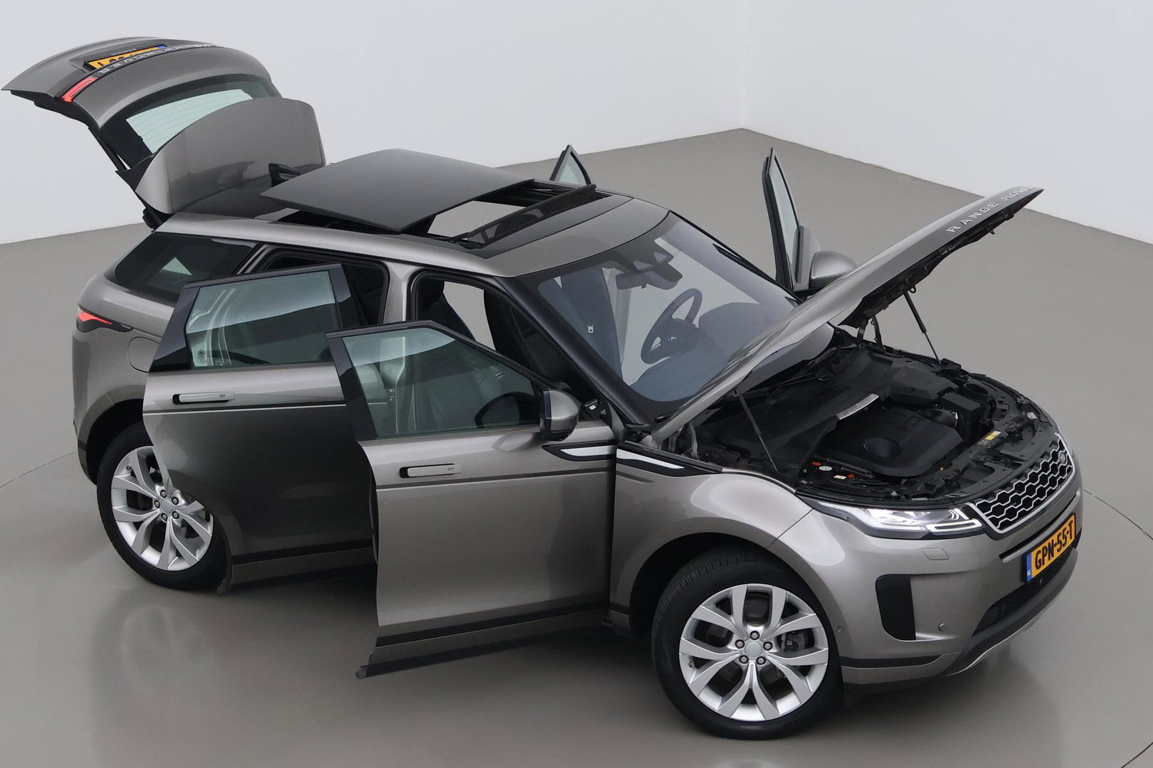 Land Rover Range Rover Evoque 1.5 P300e AWD HSE | Trekhaak | Meridian Surround | Panoramadak | Head-up | BLIS