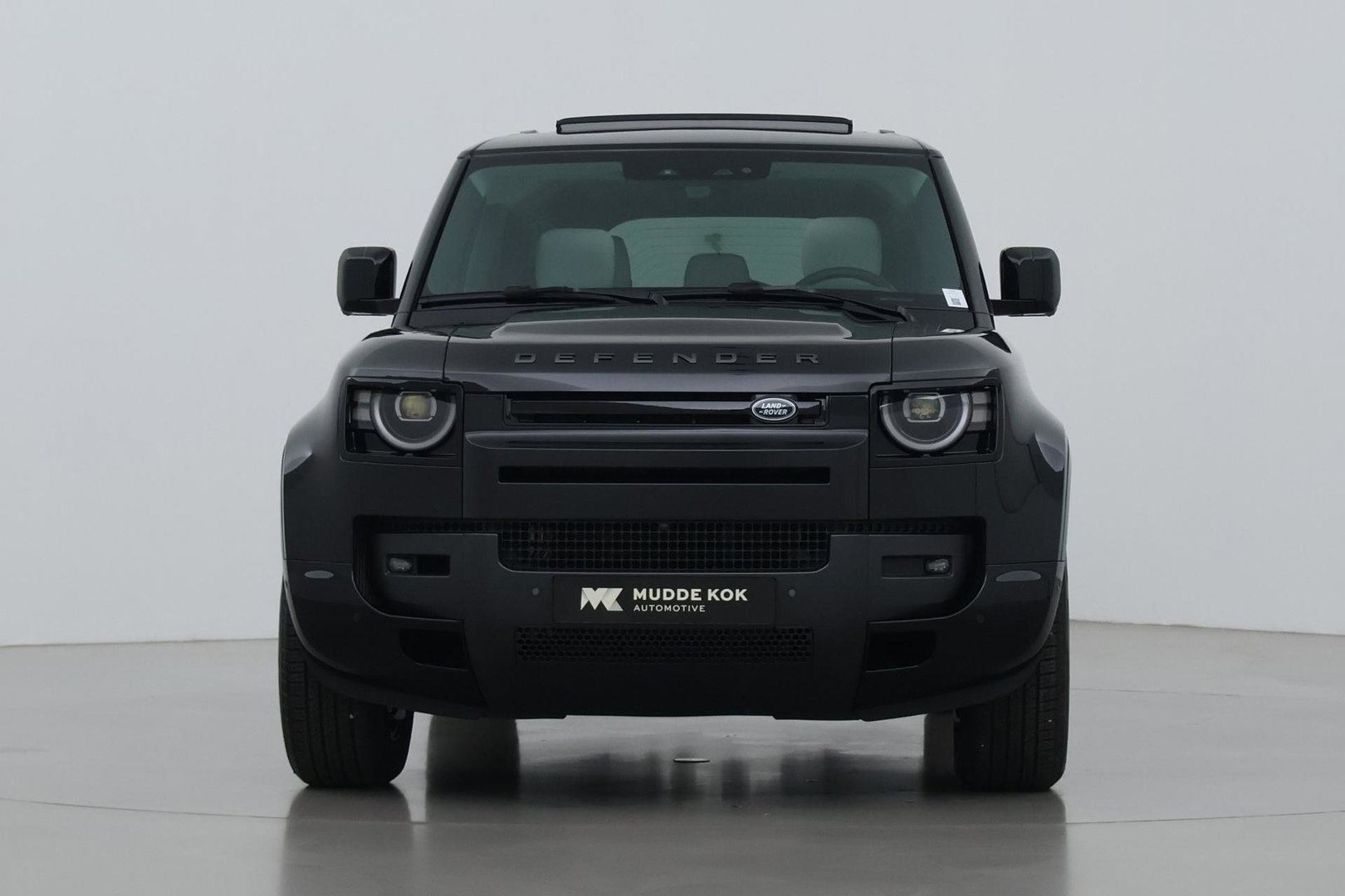 Land Rover Defender 110 P300e X-Dynamic HSE | MY26 | Luchtvering | Stoelventilatie | Panoramadak | Trekhaak | 360° Camera | ACC