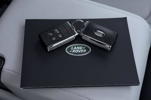 Land Rover Defender 110 P300e X-Dynamic HSE | MY26 | Luchtvering | Stoelventilatie | Panoramadak | Trekhaak | 360° Camera | ACC