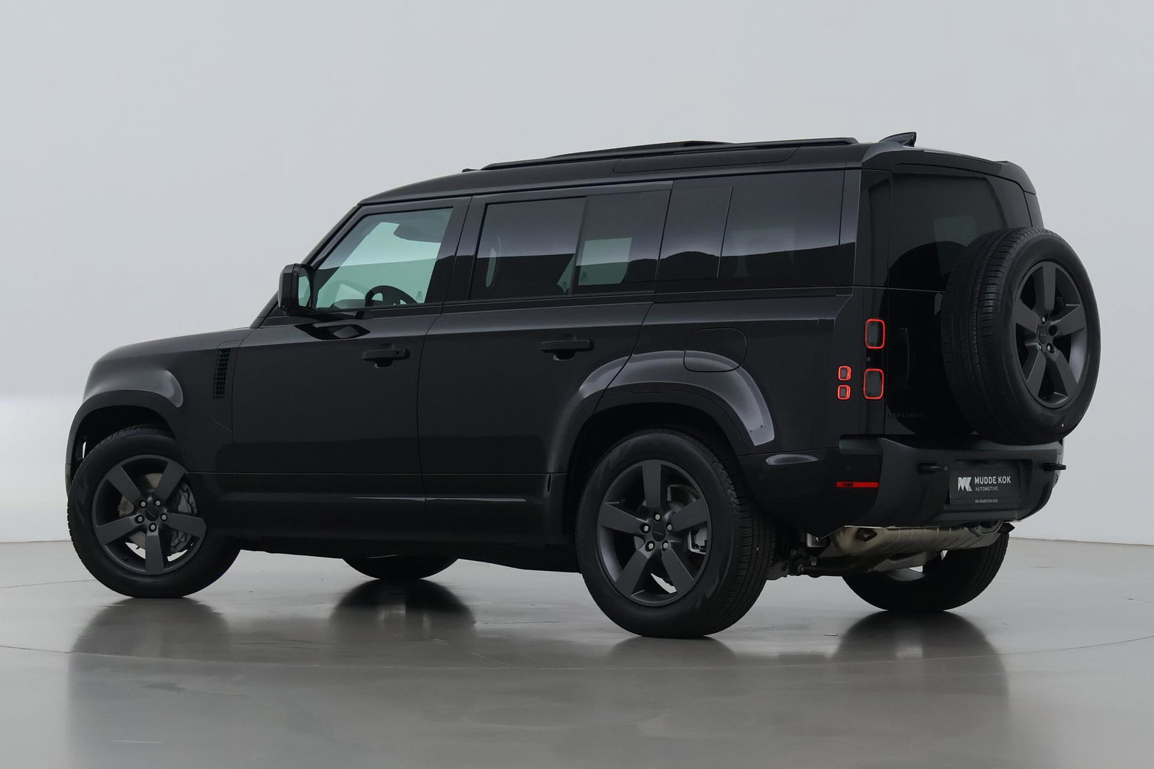 Land Rover Defender 110 P300e X-Dynamic HSE | MY26 | Luchtvering | Stoelventilatie | Panoramadak | Trekhaak | 360° Camera | ACC