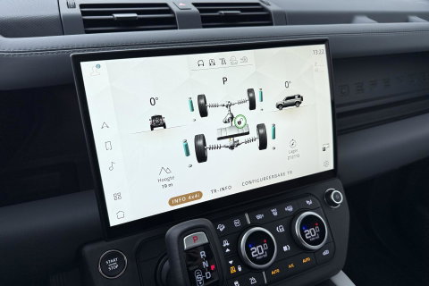 Land Rover Defender 110 P300e X-Dynamic HSE | MY26 | Luchtvering | Stoelventilatie | Panoramadak | Trekhaak | 360° Camera | ACC