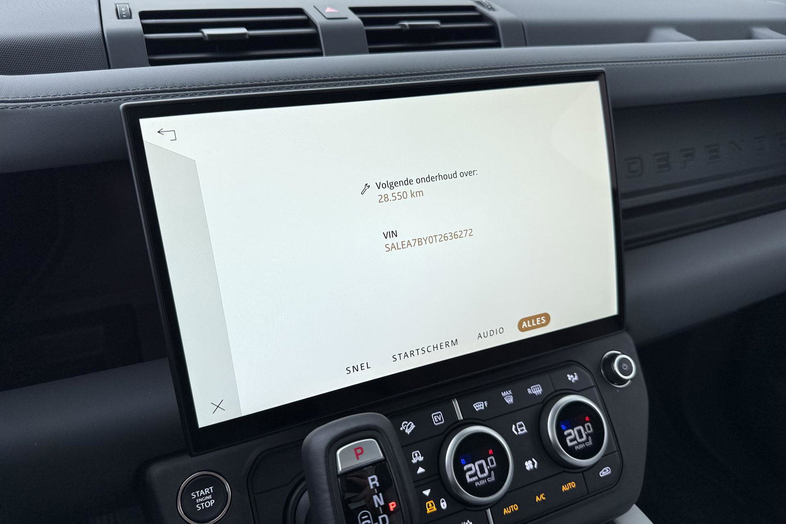 Land Rover Defender 110 P300e X-Dynamic HSE | MY26 | Luchtvering | Stoelventilatie | Panoramadak | Trekhaak | 360° Camera | ACC