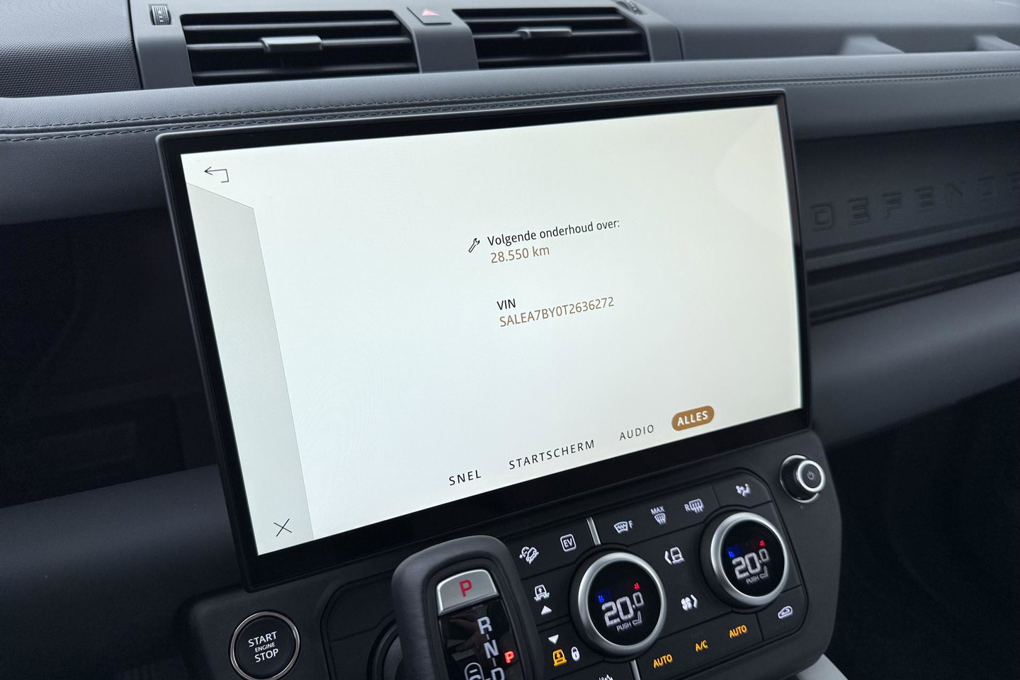 Land Rover Defender 110 P300e X-Dynamic HSE | MY26 | Luchtvering | Stoelventilatie | Panoramadak | Trekhaak | 360° Camera | ACC