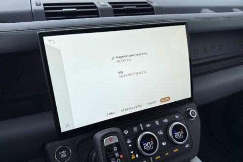 Land Rover Defender 110 P300e X-Dynamic HSE | MY26 | Luchtvering | Stoelventilatie | Panoramadak | Trekhaak | 360° Camera | ACC