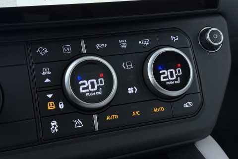 Land Rover Defender 110 P300e X-Dynamic HSE | MY26 | Luchtvering | Stoelventilatie | Panoramadak | Trekhaak | 360° Camera | ACC