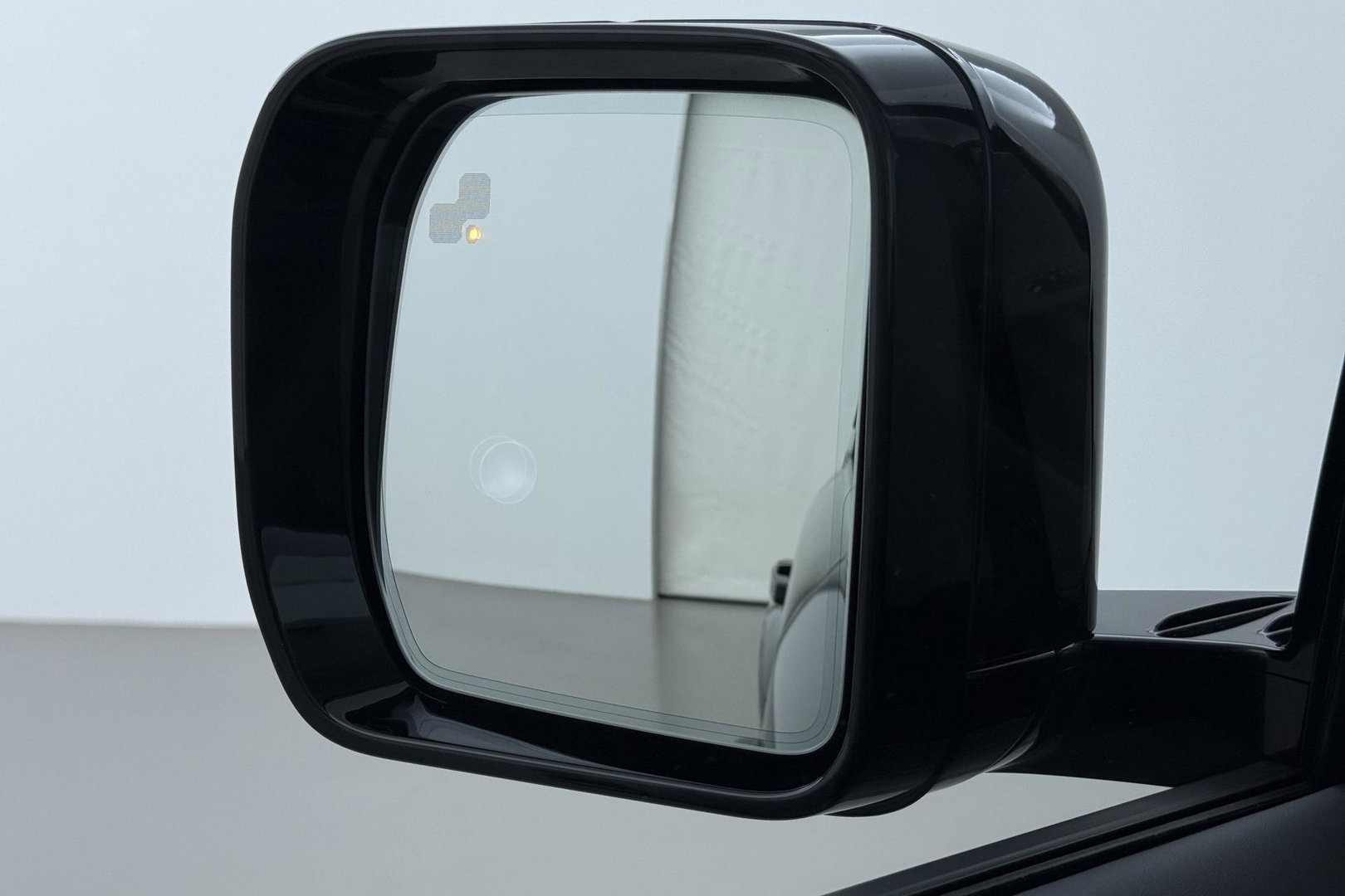 Land Rover Defender 110 P300e X-Dynamic HSE | MY26 | Luchtvering | Stoelventilatie | Panoramadak | Trekhaak | 360° Camera | ACC