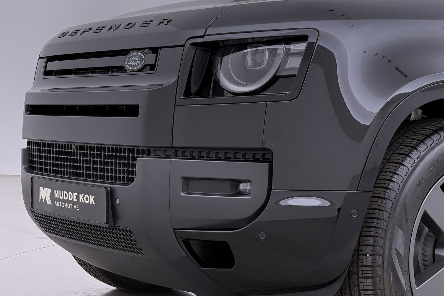 Land Rover Defender 110 P300e X-Dynamic HSE | MY26 | Luchtvering | Stoelventilatie | Panoramadak | Trekhaak | 360° Camera | ACC