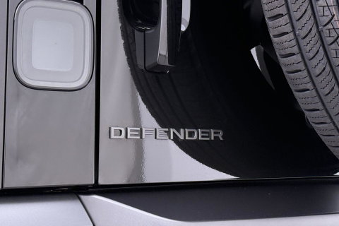 Land Rover Defender 110 P300e X-Dynamic HSE | MY26 | Luchtvering | Stoelventilatie | Panoramadak | Trekhaak | 360° Camera | ACC