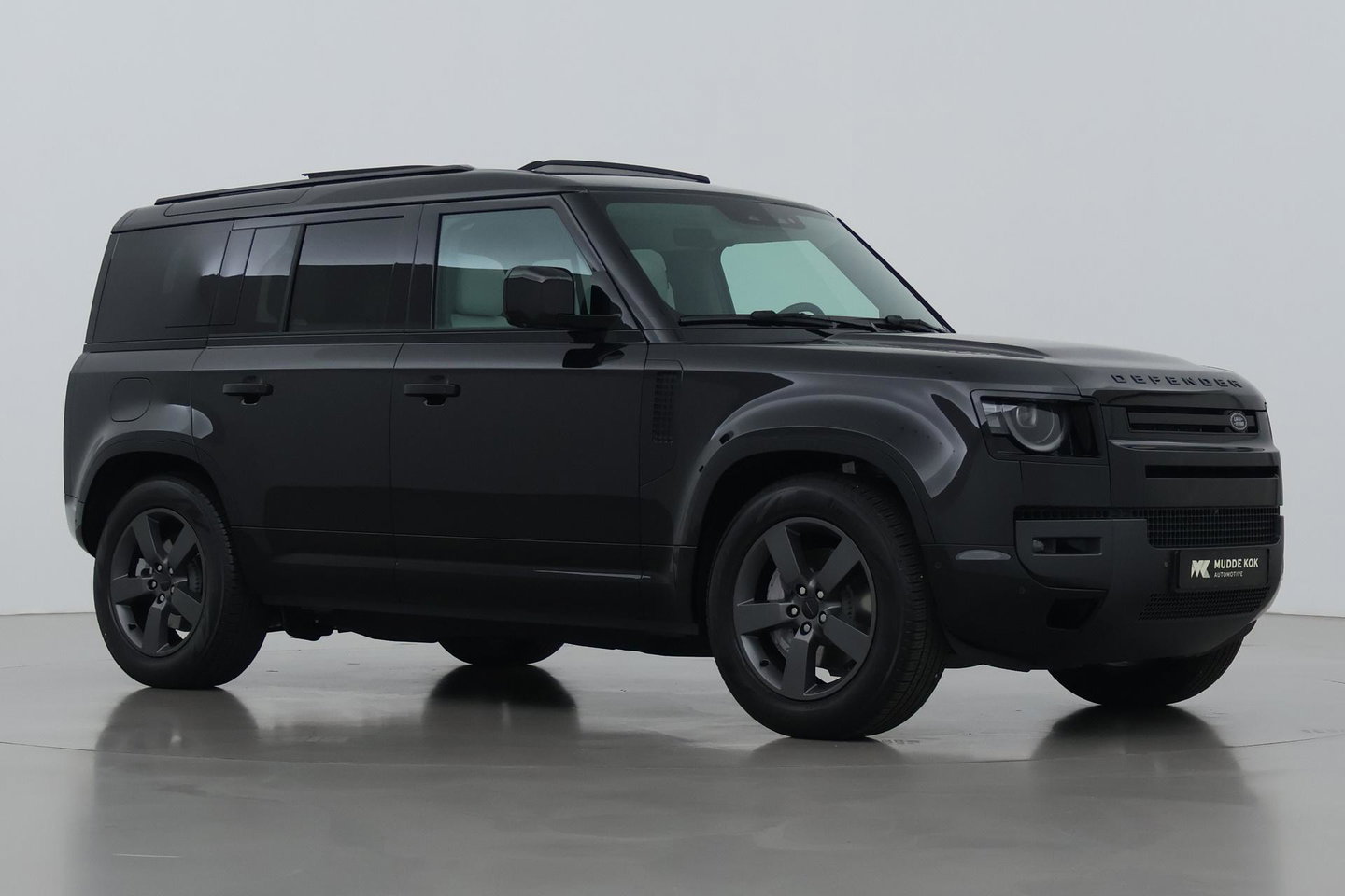 Land Rover Defender 110 P300e X-Dynamic HSE | MY26 | Luchtvering | Stoelventilatie | Panoramadak | Trekhaak | 360° Camera | ACC