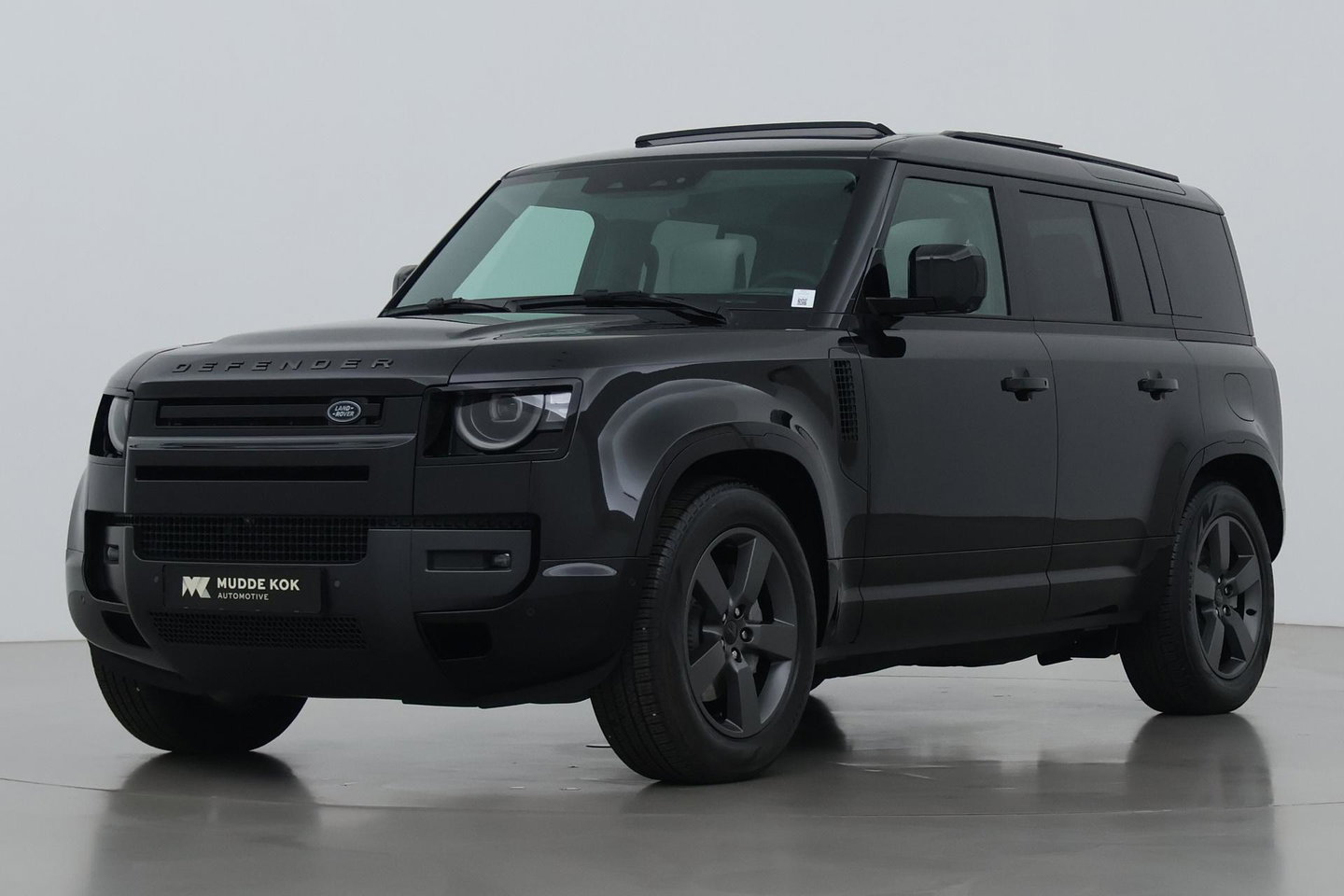Land Rover Defender 110 P300e X-Dynamic HSE | MY26 | Luchtvering | Stoelventilatie | Panoramadak | Trekhaak | 360° Camera | ACC