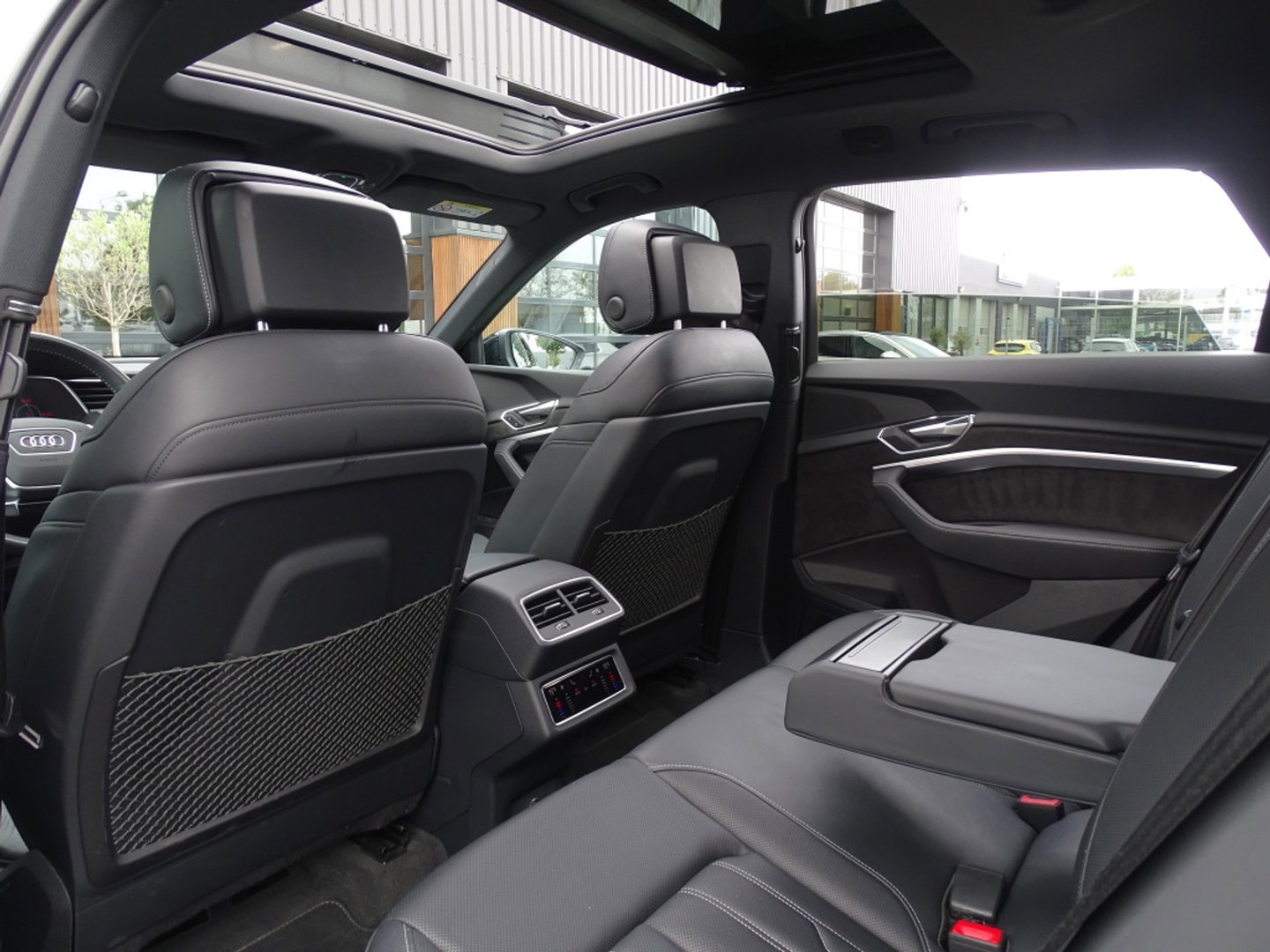 Audi e-tron e-tron 55 Quattro 408PK / pano / 22'' RS / B&O sound / 360°