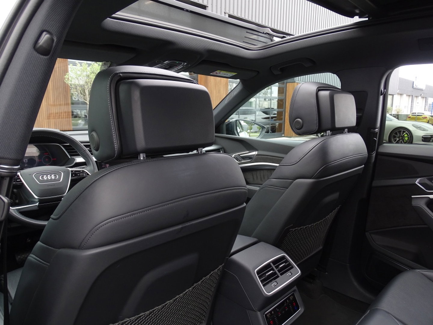 Audi e-tron e-tron 55 Quattro 408PK / pano / 22'' RS / B&O sound / 360°