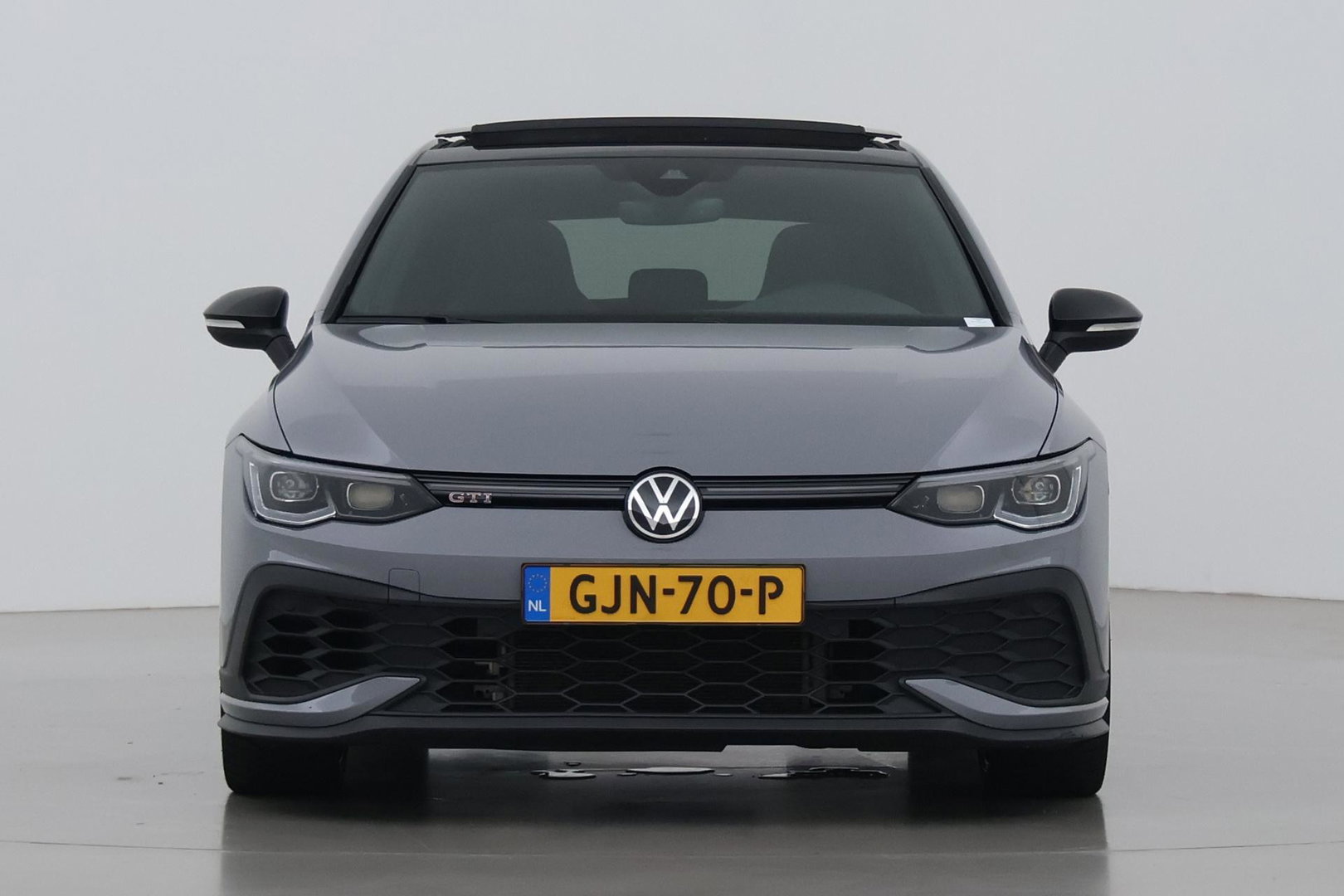 Volkswagen Golf 2.0 GTI Clubsport | Panoramadak | Nurburgring Pack | 19 inch | Stoel- Stuurverwarming
