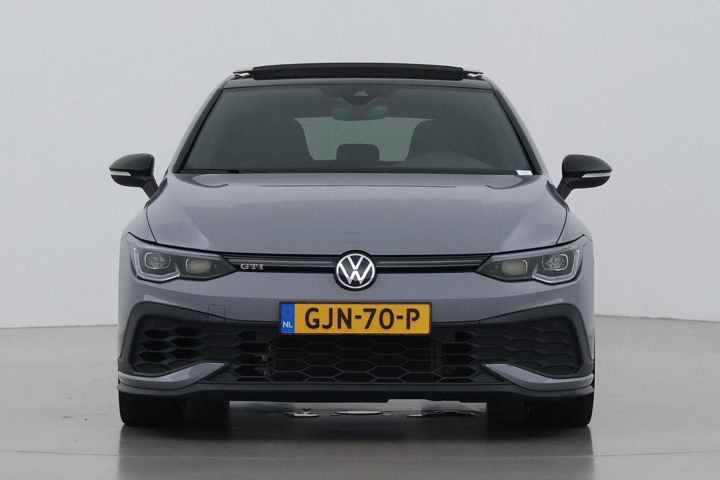 Volkswagen Golf 2.0 GTI Clubsport | Panoramadak | Nurburgring Pack | 19 inch | Stoel- Stuurverwarming