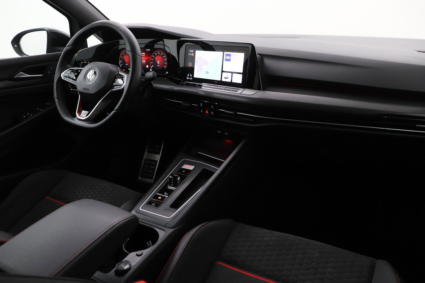 Volkswagen Golf 2.0 GTI Clubsport | Panoramadak | Nurburgring Pack | 19 inch | Stoel- Stuurverwarming