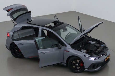 Volkswagen Golf 2.0 GTI Clubsport | Panoramadak | Nurburgring Pack | 19 inch | Stoel- Stuurverwarming