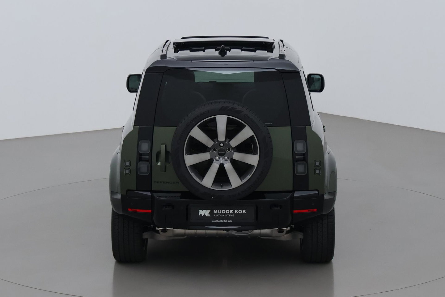 Land Rover Defender 110 P300e X-Dynamic HSE | MY26 | ACC | Trekhaak | ClearSight | Luchtvering | Panoramadak | Meridian Surround | Head-Up | 22 Inch