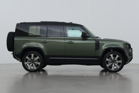 Land Rover Defender 110 P300e X-Dynamic HSE | MY26 | ACC | Trekhaak | ClearSight | Luchtvering | Panoramadak | Meridian Surround | Head-Up | 22 Inch