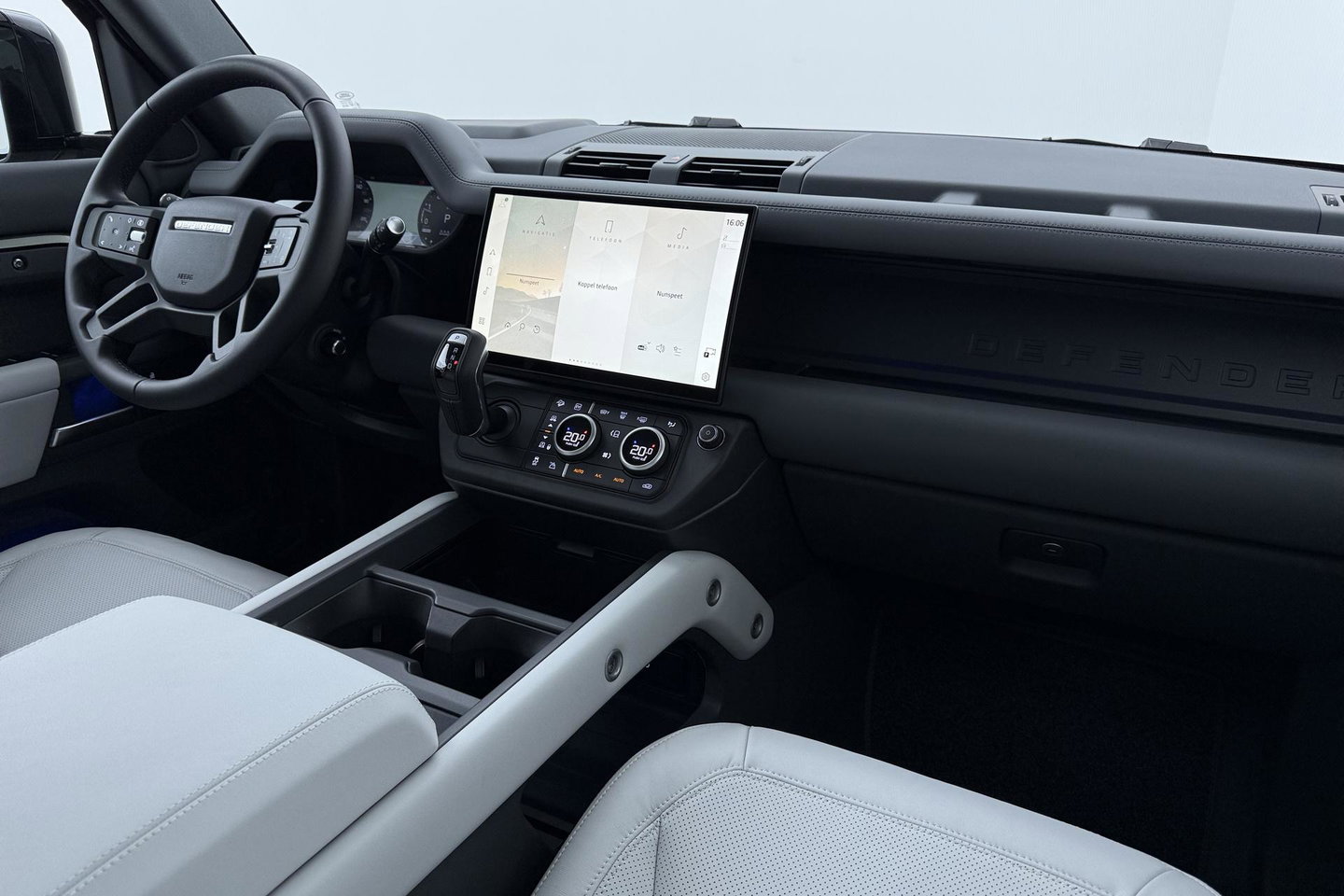 Land Rover Defender 110 P300e X-Dynamic HSE | MY26 | ACC | Trekhaak | ClearSight | Luchtvering | Panoramadak | Meridian Surround | Head-Up | 22 Inch