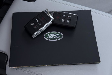 Land Rover Defender 110 P300e X-Dynamic HSE | MY26 | ACC | Trekhaak | ClearSight | Luchtvering | Panoramadak | Meridian Surround | Head-Up | 22 Inch