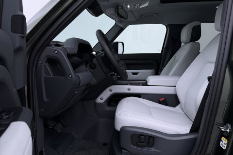 Land Rover Defender 110 P300e X-Dynamic HSE | MY26 | ACC | Trekhaak | ClearSight | Luchtvering | Panoramadak | Meridian Surround | Head-Up | 22 Inch