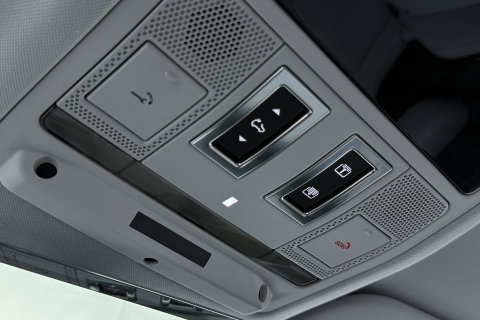 Land Rover Defender 110 P300e X-Dynamic HSE | MY26 | ACC | Trekhaak | ClearSight | Luchtvering | Panoramadak | Meridian Surround | Head-Up | 22 Inch