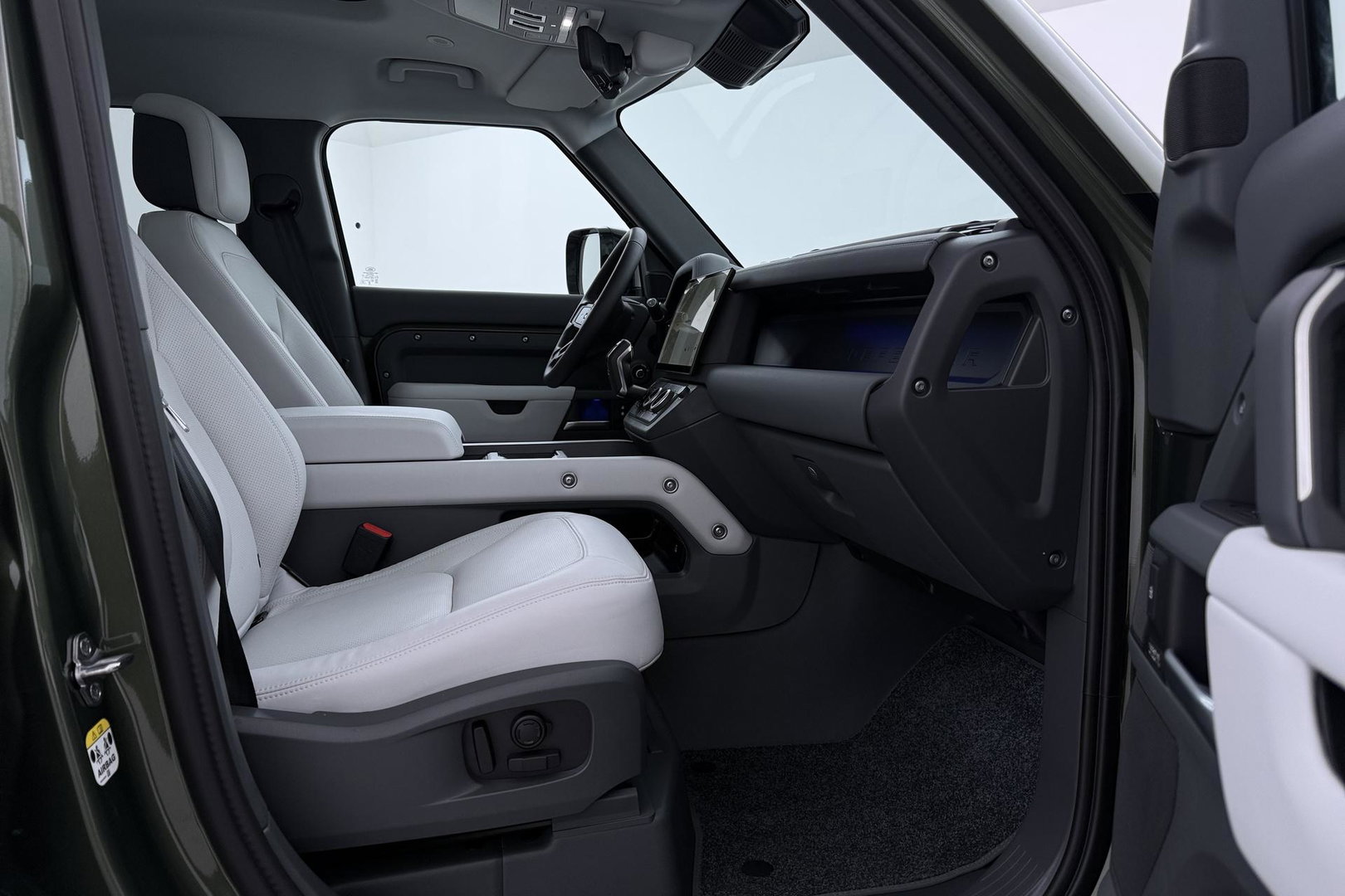 Land Rover Defender 110 P300e X-Dynamic HSE | MY26 | ACC | Trekhaak | ClearSight | Luchtvering | Panoramadak | Meridian Surround | Head-Up | 22 Inch